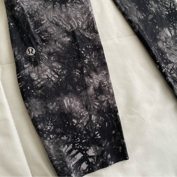 LULULEMON Base Pace High Rise Tight, 25" Leggings, Ink Vapor Ice Grey - Picture 8 of 9